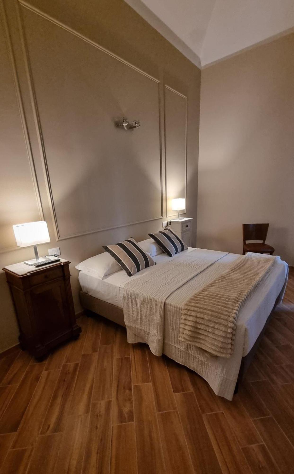 Dimora Largo Silvestro Dell'Aquila- Centro Storico Villa Bagian luar foto